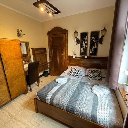 Dworek Oliwski Bed and Breakfast Gdansk Exterior foto
