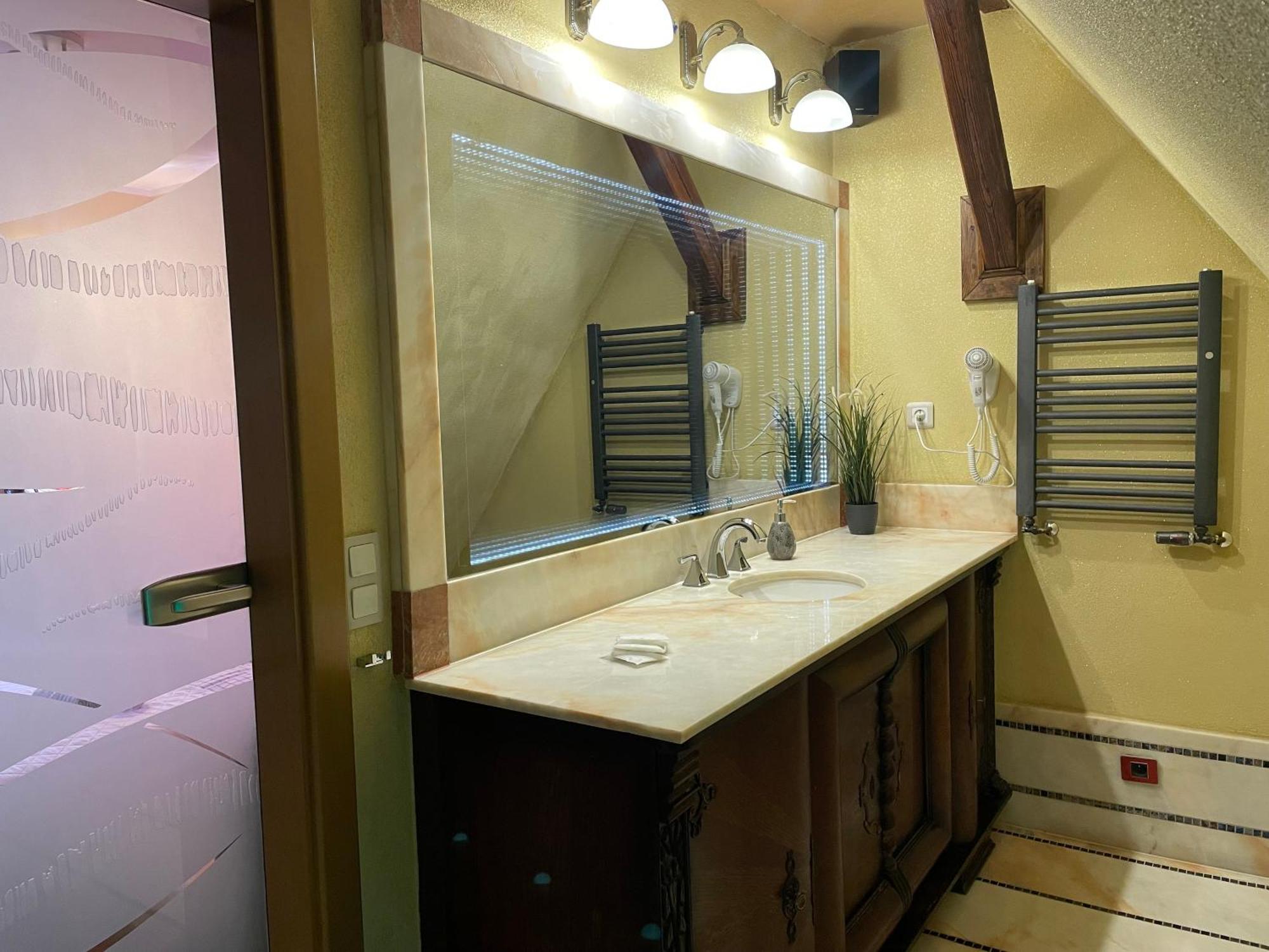 Dworek Oliwski Bed and Breakfast Gdansk Exterior foto